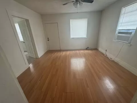 Living - 314 Arthur St, Mcgregor, TX 76657 photo 1 of 3