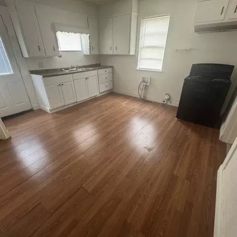 Kitchen - 314 Arthur St, Mcgregor, TX 76657 photo 3 of 4
