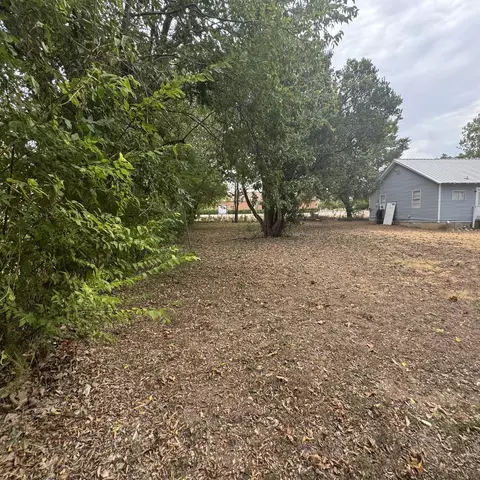 Exterior - 314 Arthur St, Mcgregor, TX 76657 photo 6 of 14