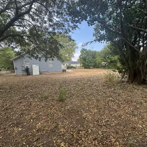 Exterior - 314 Arthur St, Mcgregor, TX 76657 photo 10 of 14