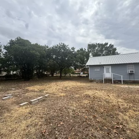 Exterior - 314 Arthur St, Mcgregor, TX 76657 photo 3 of 14