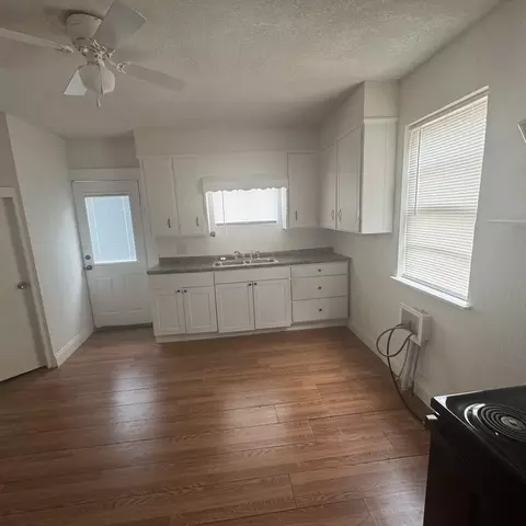 Kitchen - 314 Arthur St, Mcgregor, TX 76657 photo 4 of 4
