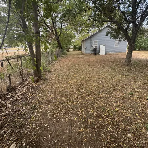 Exterior - 314 Arthur St, Mcgregor, TX 76657 photo 12 of 14