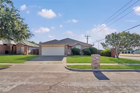 6700 Daffodil Ct, Fort Worth, TX 76137