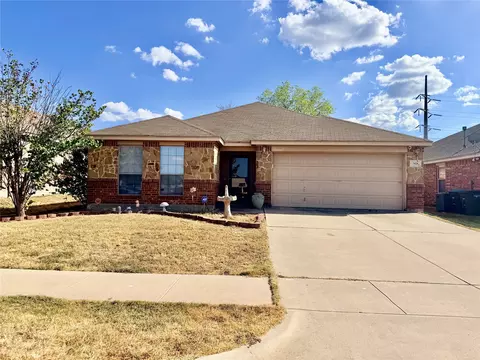 7028 Seton Hall Dr, Fort Worth, TX 76120