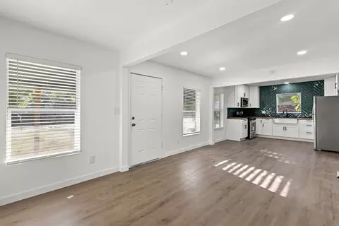Living - 3004 N 15th A St, Waco, TX 76708 photo 2 of 2