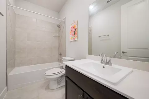 Bath - 1013 14th St, Argyle, TX 76226 photo 1 of 4