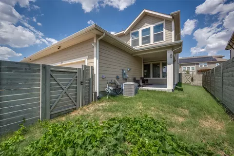 Exterior - 1013 14th St, Argyle, TX 76226 photo 4 of 7