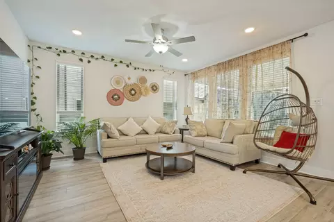 Living - 1013 14th St, Argyle, TX 76226 photo 2 of 3