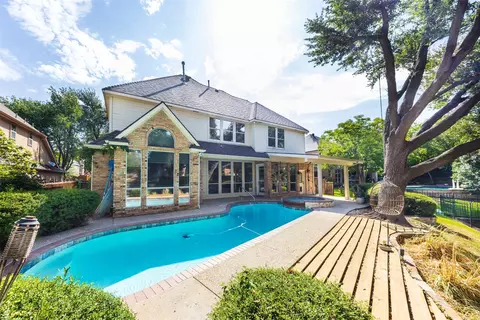 Exterior - 926 Laguna Dr, Coppell, TX 75019 photo 5 of 6