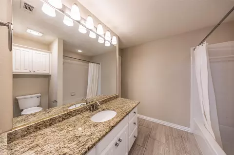 Bath - 926 Laguna Dr, Coppell, TX 75019 photo 6 of 7
