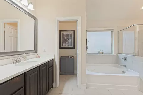 Bath - 210 Ovaletta Dr, Justin, TX 76247 photo 1 of 2