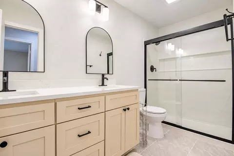 Bath - 301 Morrison Ct, Euless, TX 76039 photo 5 of 6
