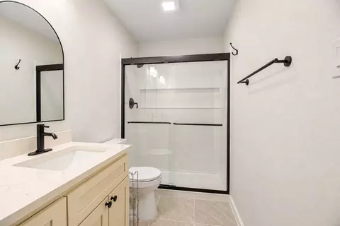 Bath - 301 Morrison Ct, Euless, TX 76039 photo 6 of 6