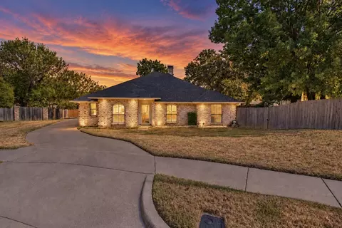 Exterior - 301 Morrison Ct, Euless, TX 76039 photo 2 of 6