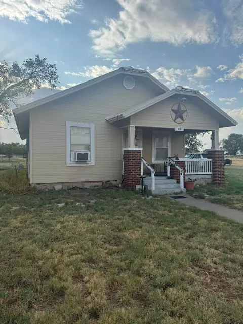 182 Scott, Quanah, TX 79252