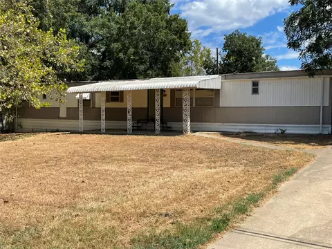 104 Humphries St, Edgewood, TX 75117