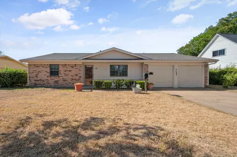 3504 Carriage Hill Dr, Forest Hill, TX 76140