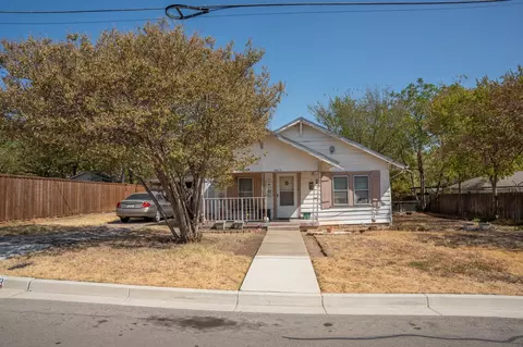 6613 Routt St, Fort Worth, TX 76112