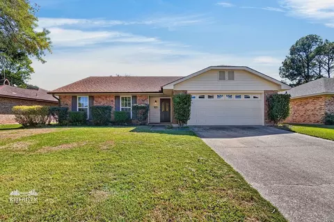 8611 Jackson Square Pl, Shreveport, LA 71115