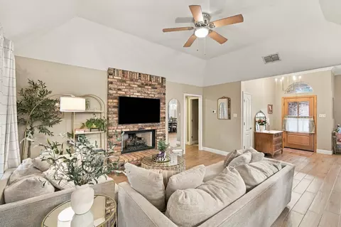 1639 Catherine St, Midlothian, TX 76065