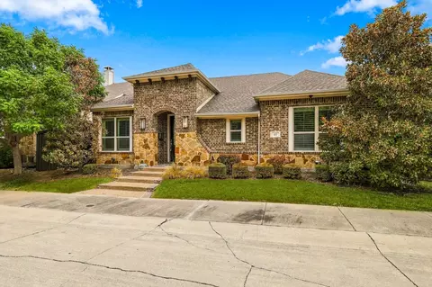 405 Sir Torin Ln, Lewisville, TX 75056