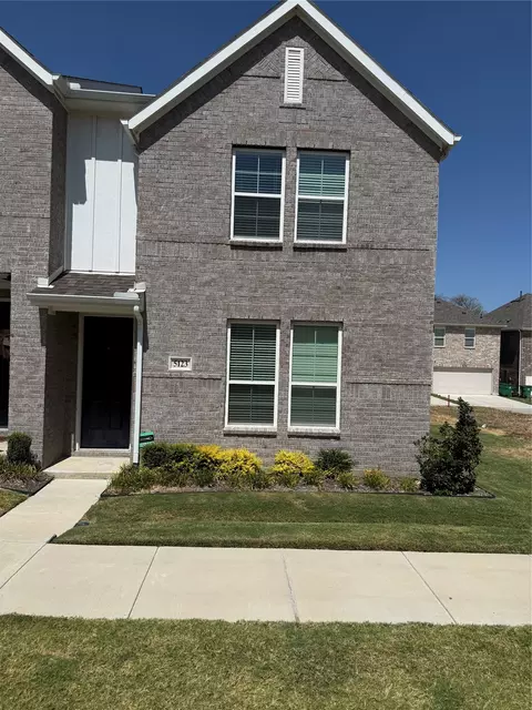 5123 Community St, Haltom City, TX 76117