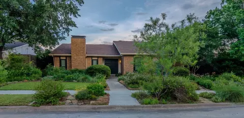 5209 Pruitt Dr, The Colony, TX 75056
