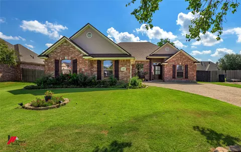 419 Half Moon Ln, Bossier City, LA 71111