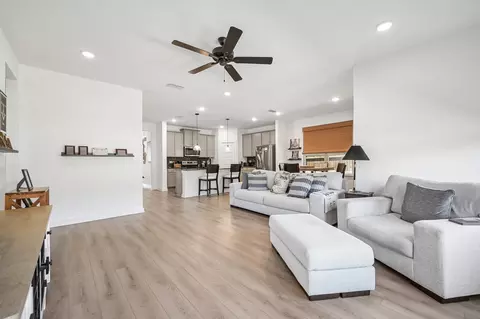 1612 Elle Ln, Aubrey, TX 76227
