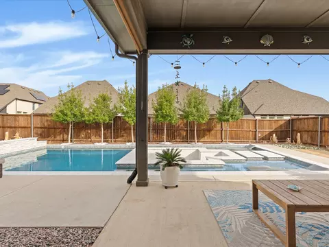 1625 Windflower Dr, Aubrey, TX 76227