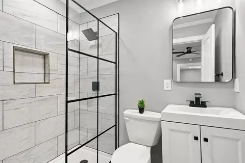 Bath - 3120 N 17th St, Waco, TX 76708 photo 1 of 2