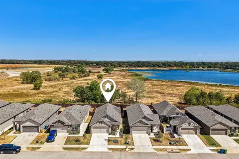 925 King St, Aubrey, TX 76227