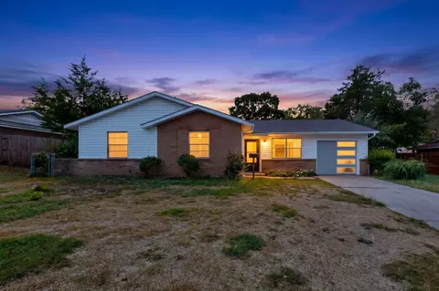 2942 Candlewick Ln, Farmers Branch, TX 75234
