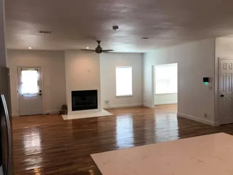 1023 E Oak St, Denton, TX 76205