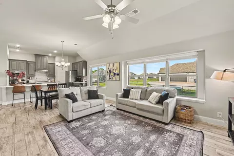 Living - 8 Beech St, Howe, TX 75459 photo 2 of 3