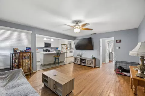 1108 S Edgefield Ave, Dallas, TX 75208