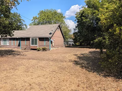 Exterior - 4212 Knoll Dr, Waco, TX 76708 photo 2 of 3
