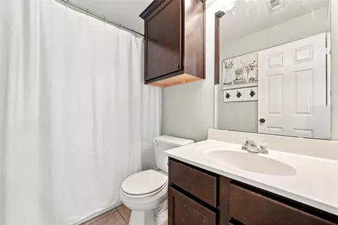 Bath - 10245 Salem Way, Waco, TX 76708 photo 3 of 4