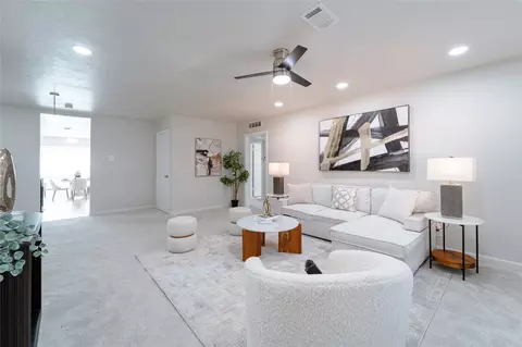 10017 Regal Park Ln #205, Dallas, TX 75230