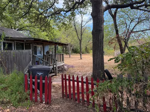 2813 Milam St, Fort Worth, TX 76112