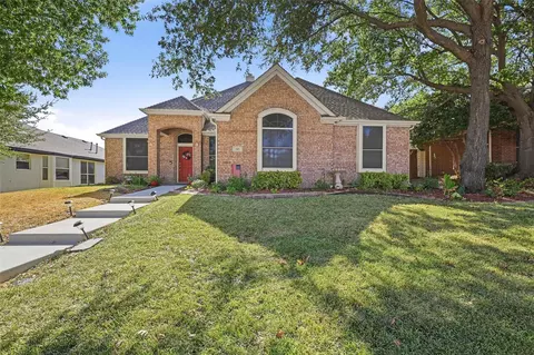 841 N Old Orchard Ln, Lewisville, TX 75077