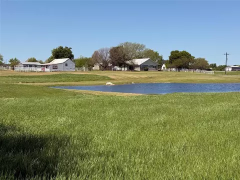 2196 Bledsoe Rd, Gunter, TX 75058