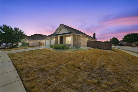202 Belgian St, Waxahachie, TX 75165