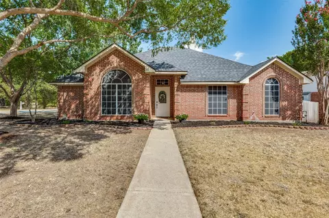 701 Carlisle Ct, Lake Dallas, TX 75065