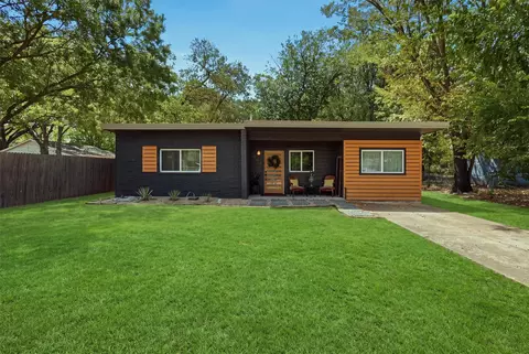803 W Bluff St, Granbury, TX 76048