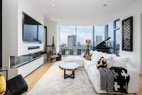 2200 Victory Ave #2401, Dallas, TX 75219