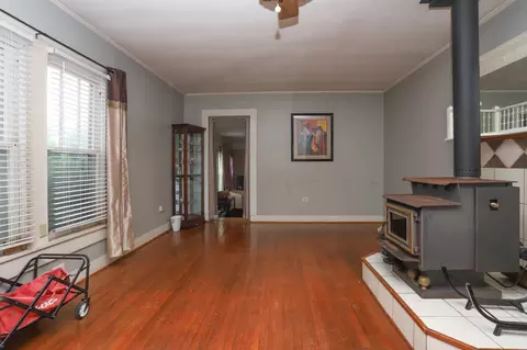 Living - 135 Sharp Davis Rd, Arcadia, LA 71001 photo 2 of 5