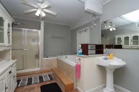 Bath - 135 Sharp Davis Rd, Arcadia, LA 71001 photo 1 of 4