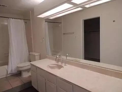 Bath - 3140 Devonshire Dr #237, Plano, TX 75075 photo 1 of 1